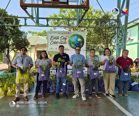 The Department of Environment and Natural Resources’ (DENR) mobile permitting drive and environmental assistance has benefitted more than 200 residents of the towns of Sta. Cruz and Candelaria during the Earth Day Celebration on April 21 and 22 in Zambales.