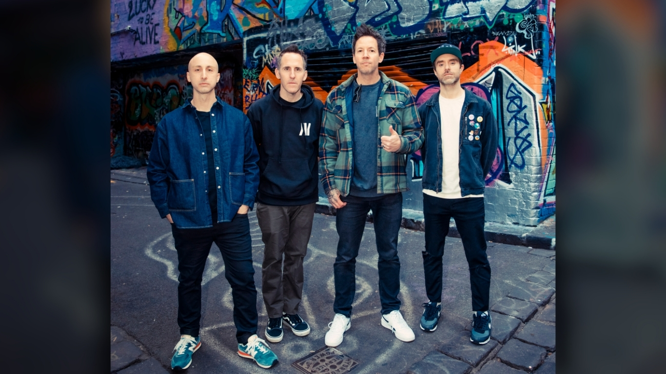 A NIGHT of nostalgia awaits as Simple Plan returns to Manila with their biggest hits in tow.