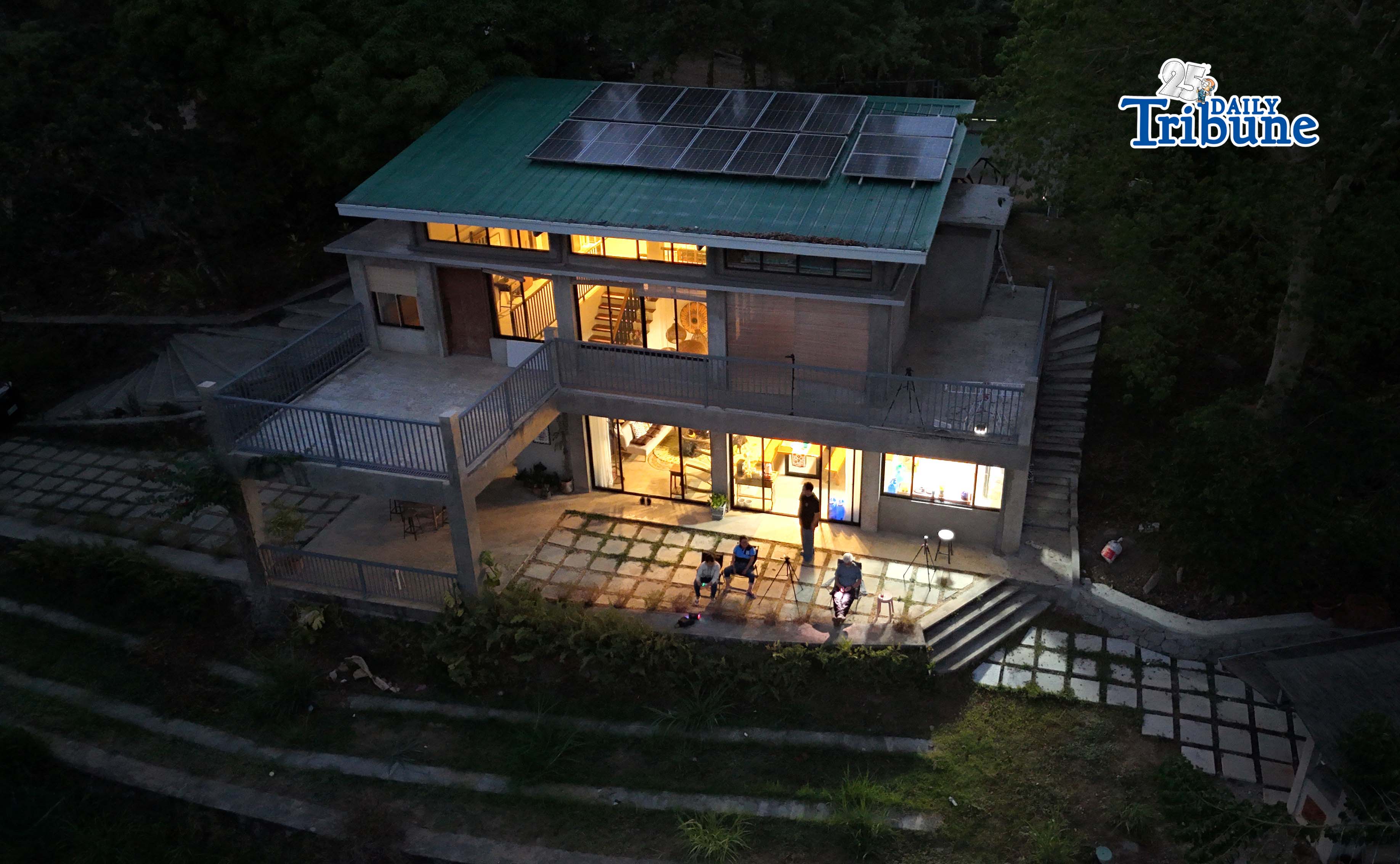 (April 28 2026) A house was seen illuminated by the light coming from the Solar panel installed at the rooftop of the house  in Tanay Rizal. Solar power in the Philippines are in demand due to the high electricity costs. Photo/Analy Labor 