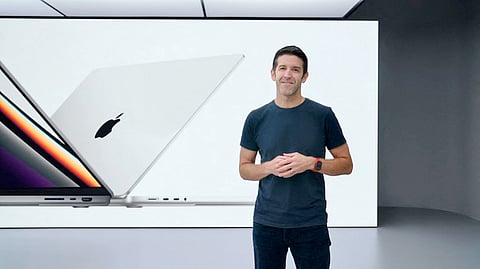 Next in line Apple’s longtime hardware chief John Ternus prepares to take the helm as CEO, marking a shift from product engineering to full company leadership.