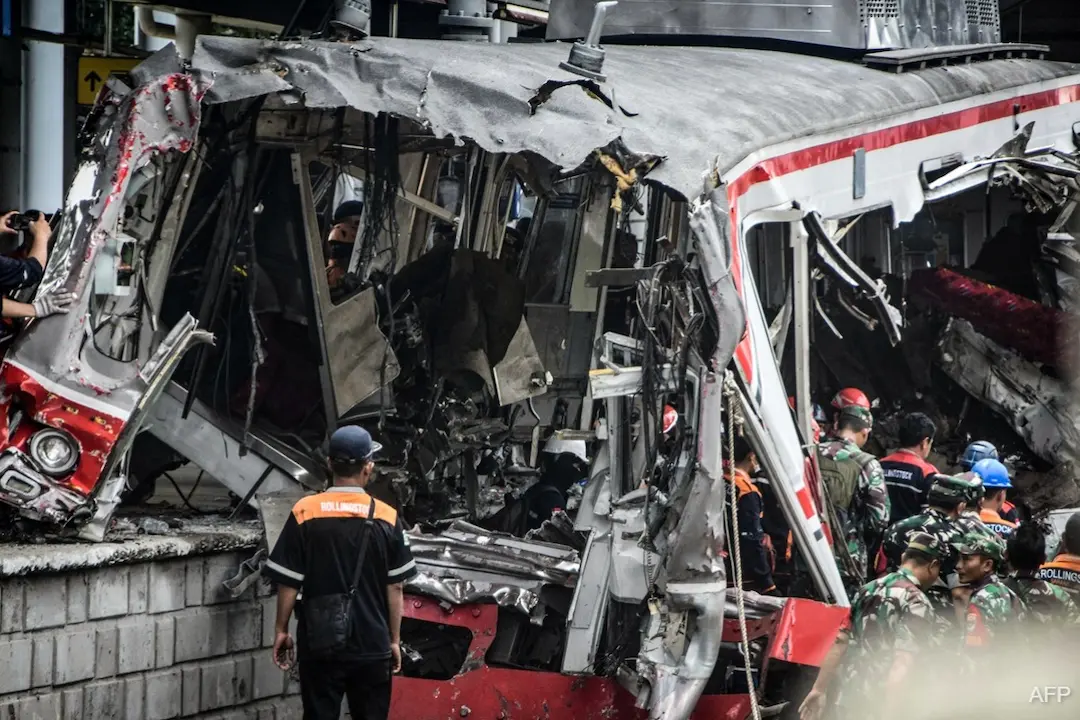 Death toll from train crash: 16 women
