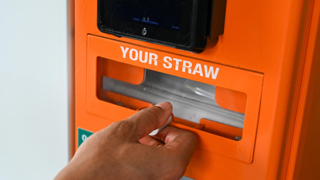 French teen in straw licking case temporarily leaves Singapore