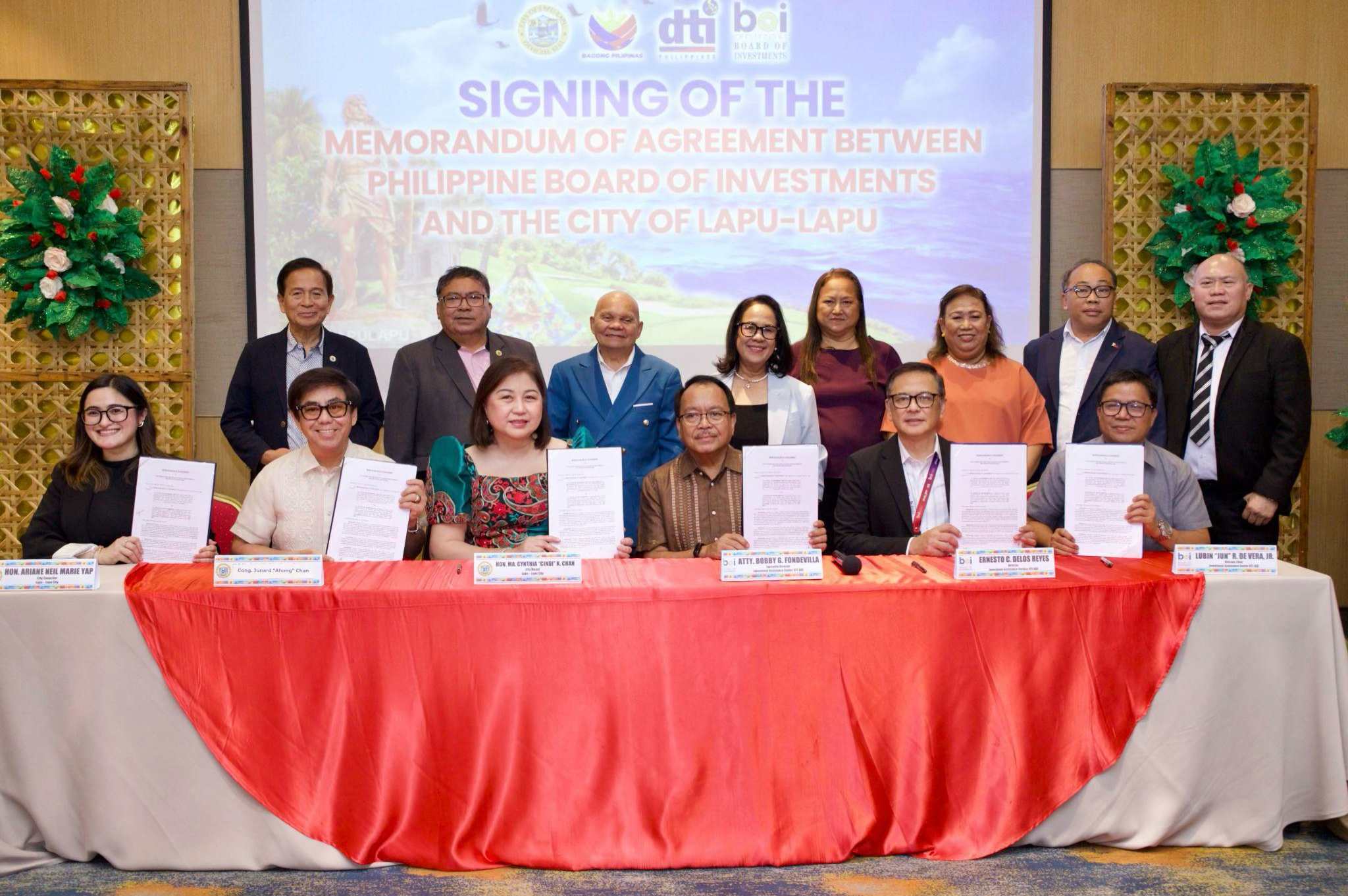 Officials from the Lapu-Lapu City Government and Board of Investments during the ceremonial signing of the Memorandum of Agreement to strengthen investment promotion and business facilitation in the city.
