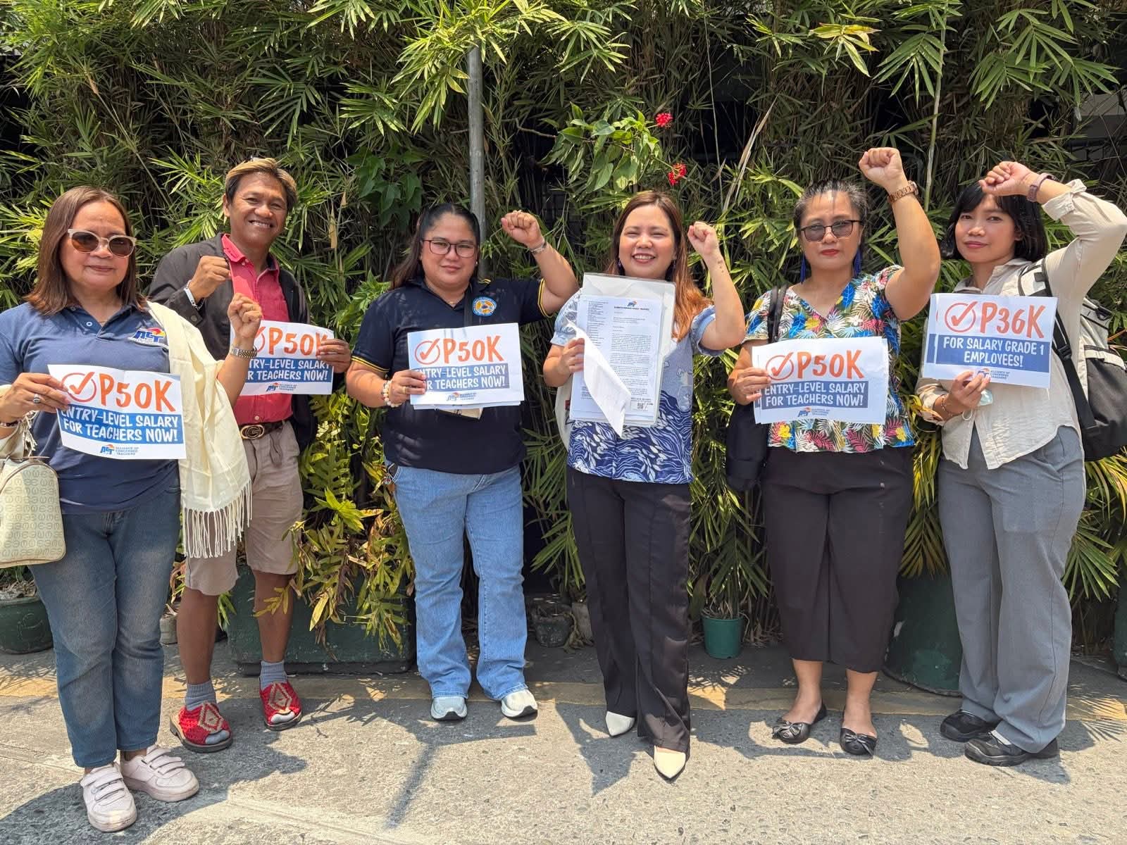ACT brings petition to Malacañang, presses for ‘living wage’