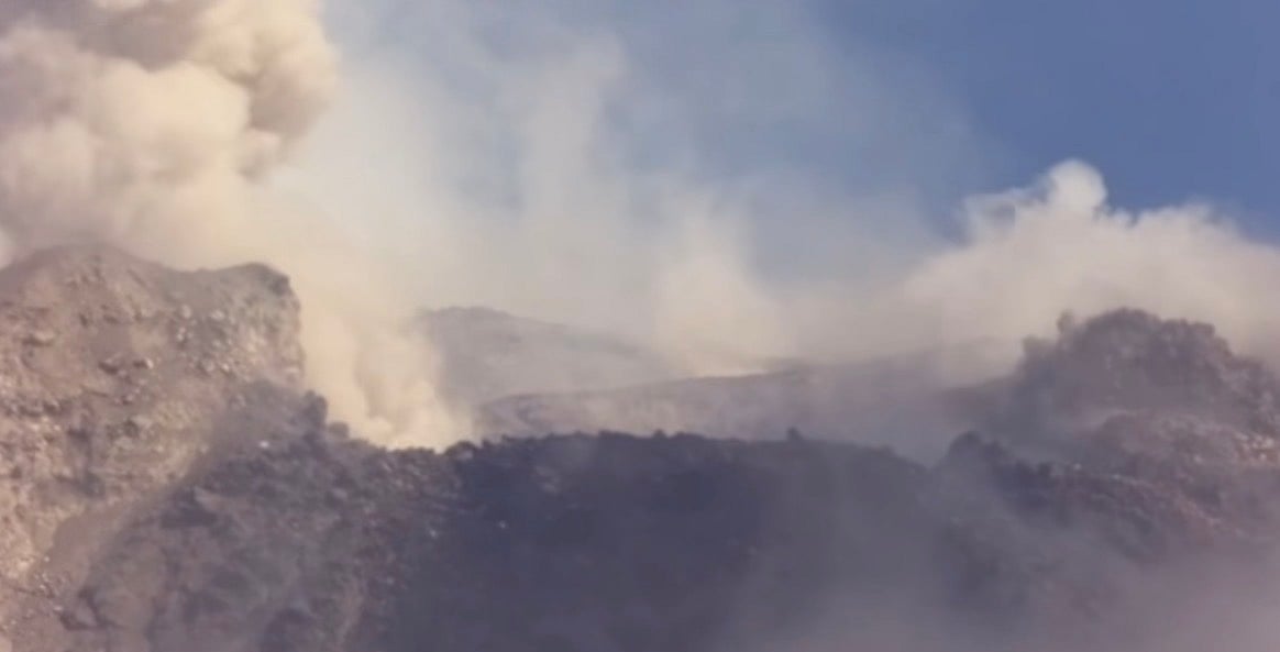 What's behind Mayon Volcano — image 1