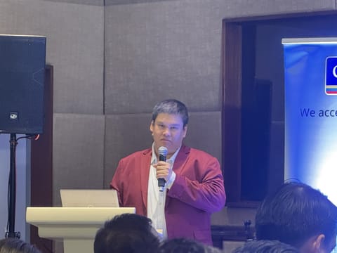 COLLIERS Philippines Head of Research Joey Bondoc speaks at a briefing at Ascott Bonifacio Global City on Wednesday, 29 April.