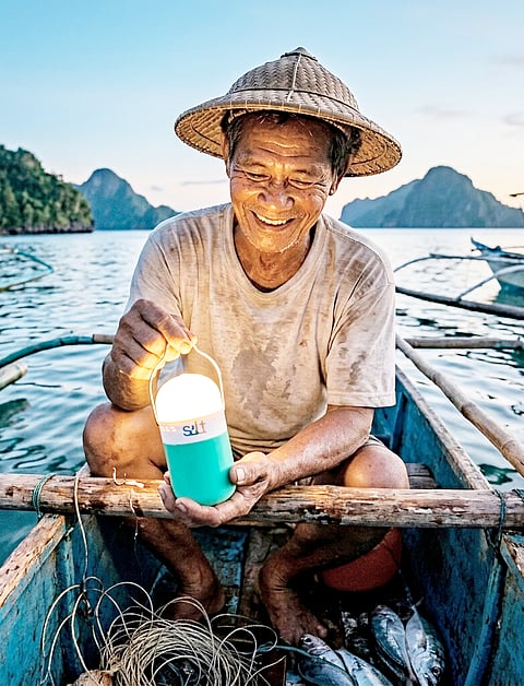 WHEN a spoonful of salt mixed with water is poured inside the capsule and comes into contact with the power block, a chemical reaction ensues that generates electricity.
