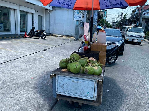 Residents across the metro this Sunday are coping with dangerous heat levels by different solutions to protect themselves from extreme temperatures.