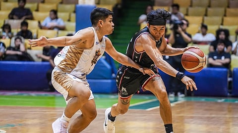 Warriors gain share of top spot