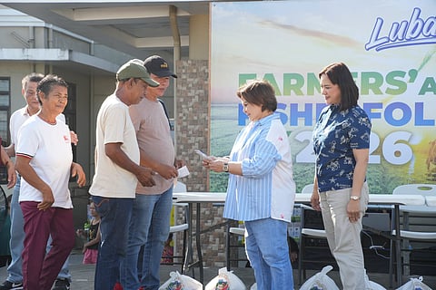 2,000 farmers, fisherfolk get aid from government in Lubao