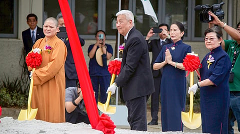 TZU Chi Philippines CEO Henry Yuñez (2nd from left) with Dharma Master De Yue (left) and other guests perform the ceremonial shoveling for the construction of the Tzu Chi hospital in Sta. Mesa, Manila on 8 May 2026. Tzu Chi Davao OIC Nelson Chua and Tzu Chi Zamboanga OIC and deputy CEO Dr. Anton Mari Lim present guests with a perspective of the hospital.