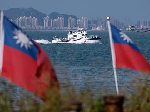 Taiwanese coast guard drives away Chinese ship
