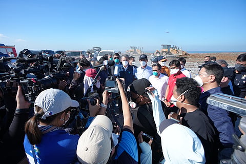 FULL FORCE INSPECTION: Government agencies conducted site inspection at the fully extinguished Navotas Sanitary Landfill, Monday morning. Joining the inspection were (from center to right) DENR Secretary Juan Miguel Cuna, Japanese Ambassador to the Philippines Endo Kazuya, DPWH Secretary Vivencio Dizon, Navotas City Mayor John Rey Tiangco, DOTr Secretary Giovanni Lopez, and San Miguel Corporation Chairman and CEO Ramon Ang. (Photo from: DENR) 