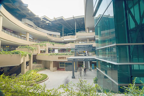 TRINOMA al fresco area.