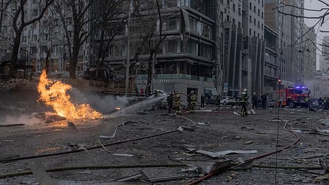 Russia, Ukraine strike after truce collapses; 1 dead