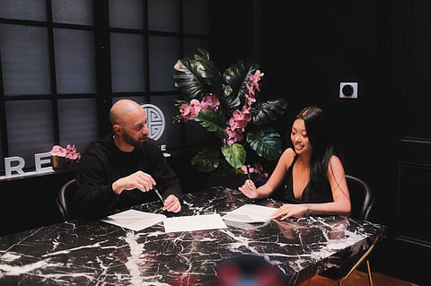 Denies Julia officially signed contract with EMPIRE