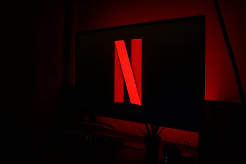 The ad-supported option will allow subscribers to access Netflix’s full lineup of movies, series, documentaries, and live content at a lower monthly price, with short advertisements placed between programming.