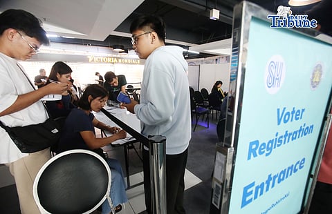 (May 16 2026)  People queuing for voter registration at SM North Edsa in Quezon City on Saturday may 16 2026, a day before the COMELEC  May 18 deadline for registration for the 2026 Barangay and Sangguniang Kabataan Elections BSKE. The Commission reminded the public to register and update their voter records before the deadline to avoid the last minute rush. Photo/Analy Labor