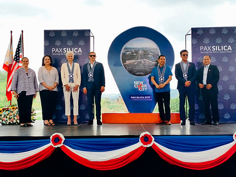 United States Under Secretary of State for Economic Growth, Energy, and the Environment Jacob Helberg, BCDA President and CEO Jake Bingcang, and DTI Undersecretary Ceferino Rodolfo lead the unveiling of the marker where the new industrial hub under the Pax Silica initiative will be constructed at the New Clark City on 18 May 2026.