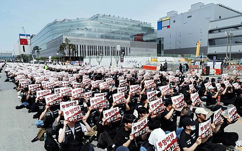 Samsung Electronics, union in talks as court blunts planned strike