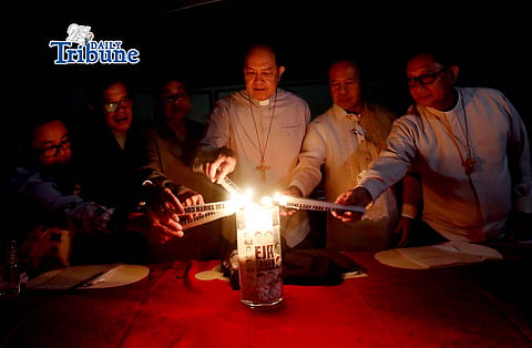 (May 27 2026) Human rights advocates, religious leaders, and members of civil society, led by Carlos Conde, Dr. Al Fuertes, forensics pathologist Dr. Raquel Barros del Rosario-Fortun, Cardinal Pablo "Ambo" David, former ICC Judge Raul Pangalangan, Fr. Daniel Franklin E. Pilario, Fr. Flaviano “Flavie” Villanueva, light the candles, during the launching of the EJK Truth Commission at Villa San Miguel on Wednesday, May 27, 2026. The independent, civilian-led, and truth-seeking body aims to establish a credible public record of extrajudicial killings and related abuses in the Philippines, nearly a decade after drug war-related killings escalated nationwide in 2016. The Commission is guided by Pablo Virgilio David as adviser to help safeguard its integrity, independence, and mission in pursuing truth, justice, and healing. Photo/Analy Labor