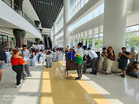 Voters flock the SM City Olongapo Central to register for upcoming 2026 BSKE.