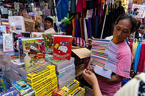 Divisoria crowds swell as schools set opening