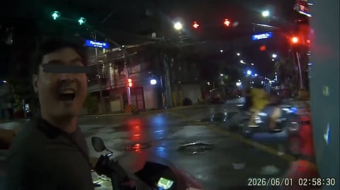 The victim of the recent road rage incident in Sampaloc, Manila recorded the rider who struck him with a helmet. (Screenshot from the viral road rage video). 