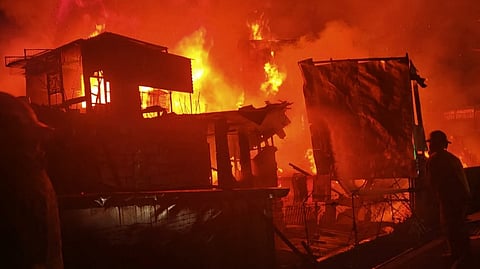 Parañaque fire destroys 20 houses
