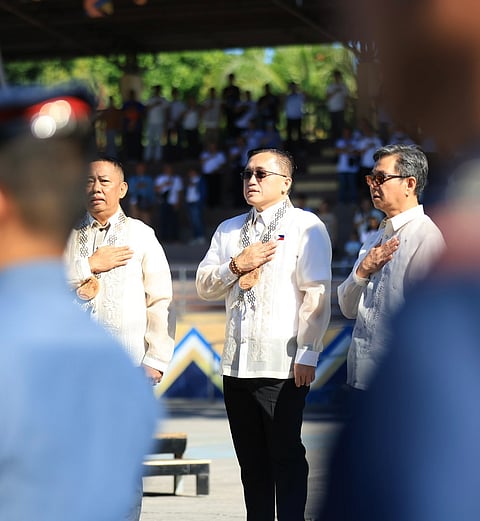 Go urges leaders to prioritize service over politics