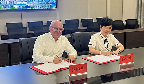 ABOITIZ InfraCapital Airports CEO Athanasios Titonis (left) and Quanzhou Jinjiang International Airport general manager Yang Shanghua championed airport collaboration, technological innovation, and shared heritage during the strategic cooperation signing in Fujian, China, on 2 June.