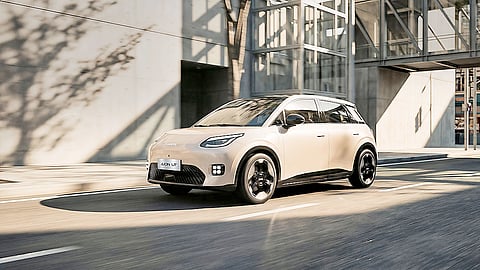 CITY drive highlights the GAC AION UT’s compact size and 400 to 500-kilometer full-charge range.