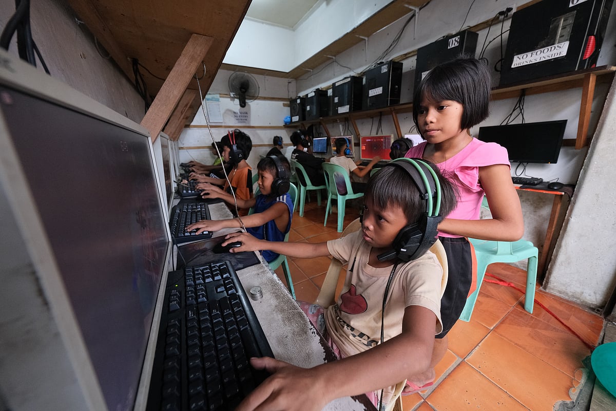 Children and the Internet main image 0