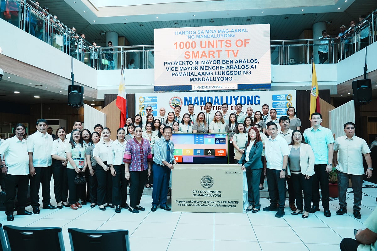 Mandaluyong public schools embrace high-tech education with new Smart TVs