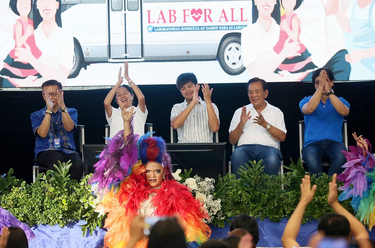 'LAB FOR ALL' GOES TO MANDALUYONG