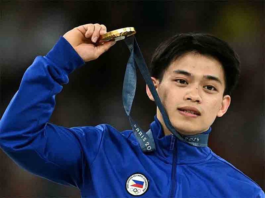 Carlos Yulo nanalo ng makasaysayang ginto sa Olympics
