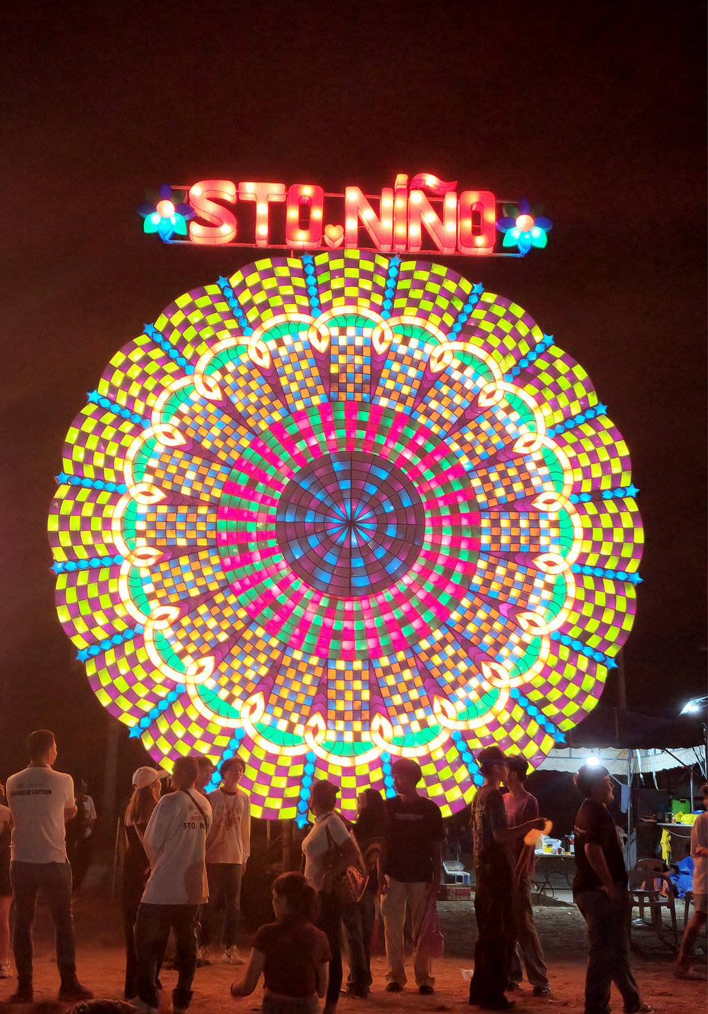 Giant lanterns illuminate San Fernando City