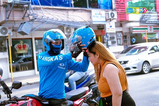 Angkas Praised by Senate for Leading Safety in Moto-Taxi Industry
