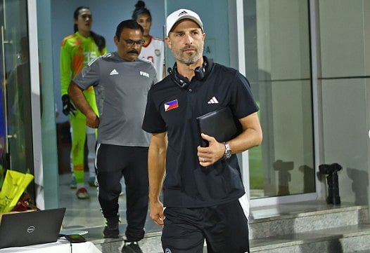 Filipinas assistant coach steps down