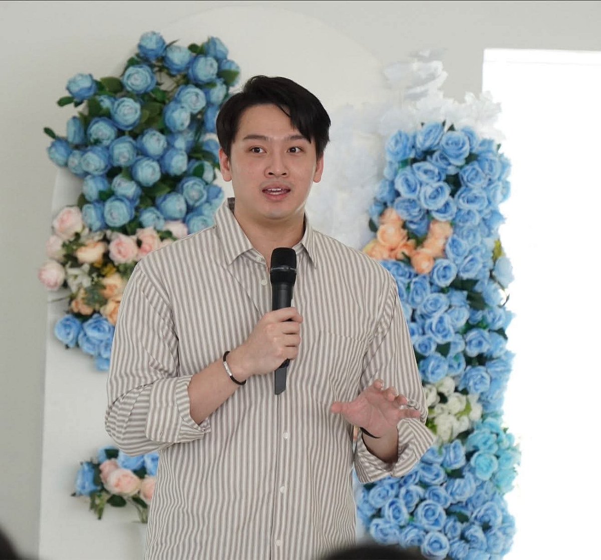 Did Mark Alcala indirectly admit to a relationship with Kathryn Bernardo?