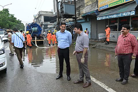 Civic body staff remain active in field to drain out rainwater; CP and MC Commissioner conduct joint inspection to take stock of situation