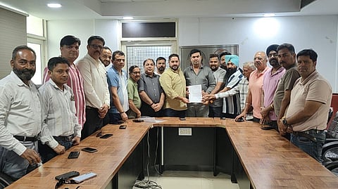 Electronic Media Association Holds Meeting with Mayor Vineet Dhir Over Threat from Fake Journalists
