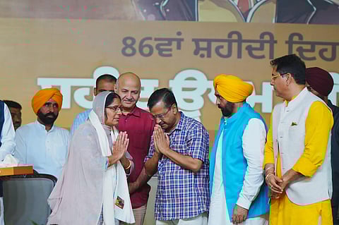 CM Bhagwant Mann and Arvind Kejriwal vow to further realize dreams of martyrs