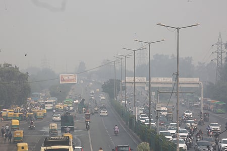 Thick smog over Delhi roads amid severely poor air quality