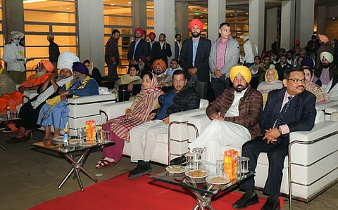 Cm and arvind kejriwal witness grandeur of Sri Guru Tegh Bahadur Ji in hi-tech drone show