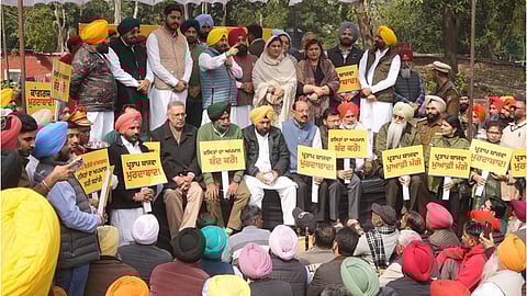 AAP protests Partap Singh Bajwa's remarks 
