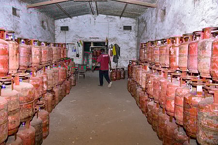 India secures LPG, LNG supplies via alternative routes 