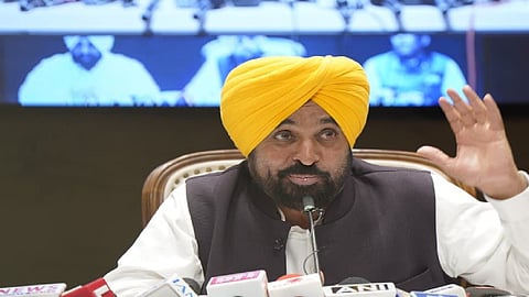 People enrolling for Sehat Yojana at Punjab registration camp