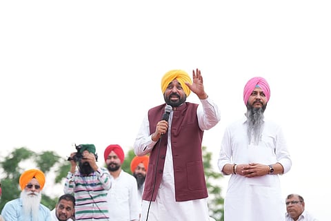 Mann Assures Women Aid, Free Power; Targets Opposition