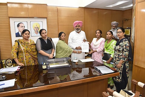 Finance Minister Cheema holds talks with unions to resolve pending issues